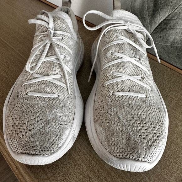 Sorel sneakers | travel shoes | light weight | running shoes | gym shoes - Picture 5 of 9